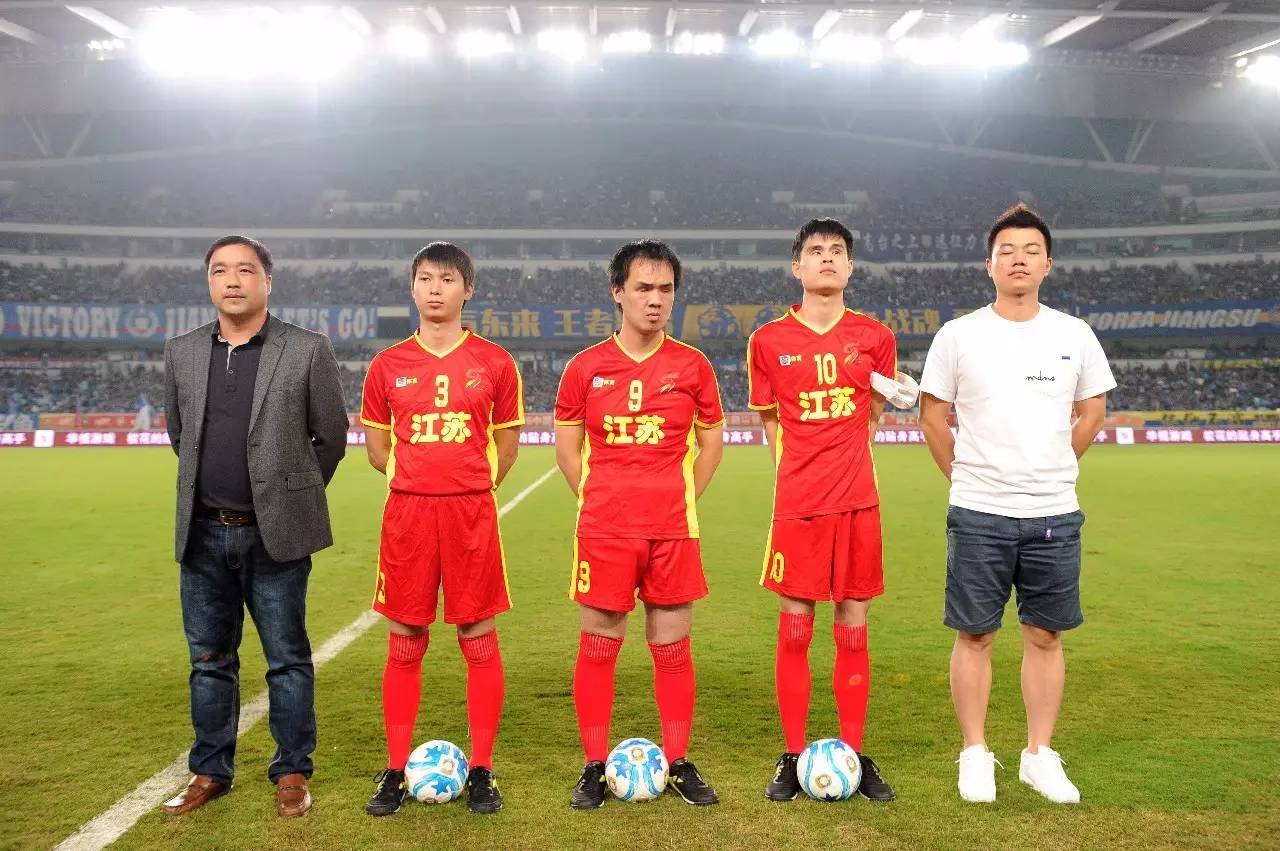 进攻端则以 进攻端则以